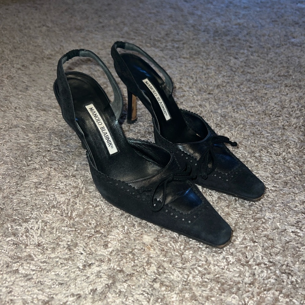 Manolo Blahnik kitten heel